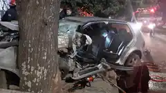 Murió adolescente que iba como acompañante en un auto que chocó contra un árbol