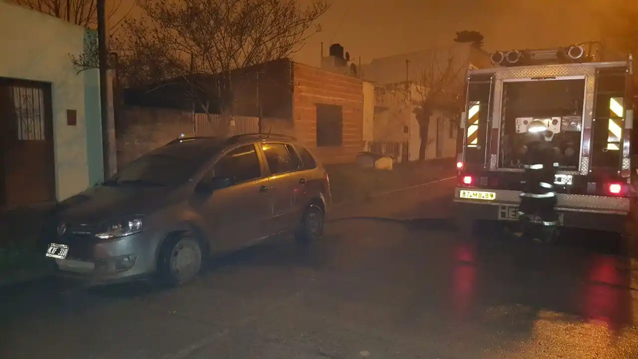 Detuvieron a una pareja que intentó incendiar un auto