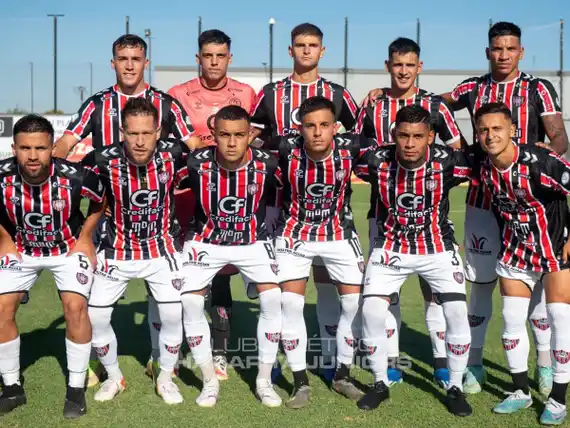 "Parecen señoritas de cabaret": el presidente de Chacarita explotó contra el plantel