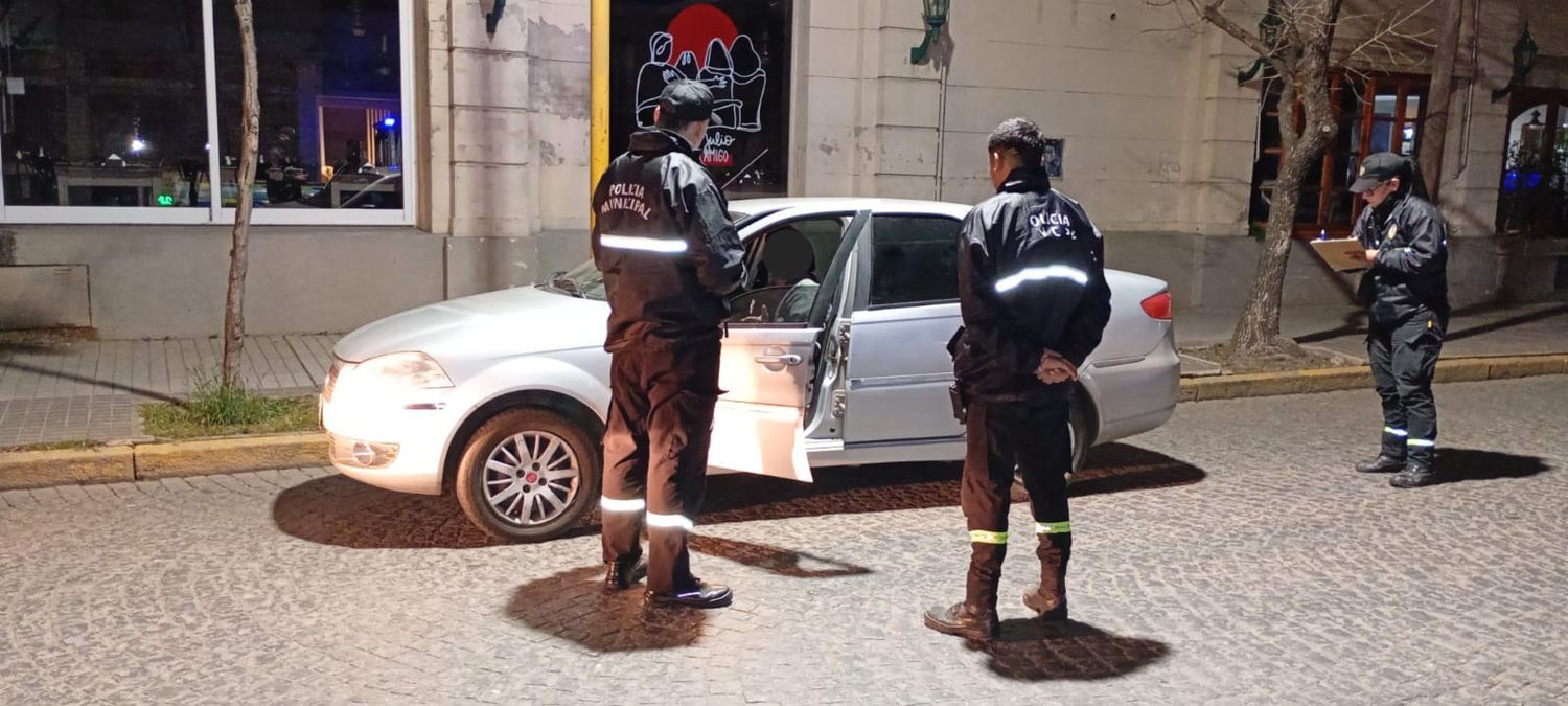 Controles viales: retienen 19 vehículos por infracciones durante operativos en la ciudad