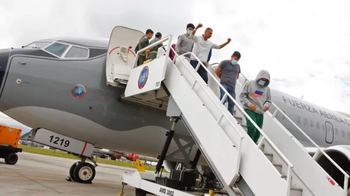 Más de 2.000 colombianos regresaron deportados a su país desde EE.UU. en el último mes