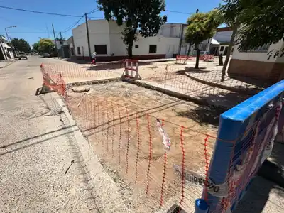 Mejoran calles en la zona oeste y avanzan con bacheos en el casco urbano