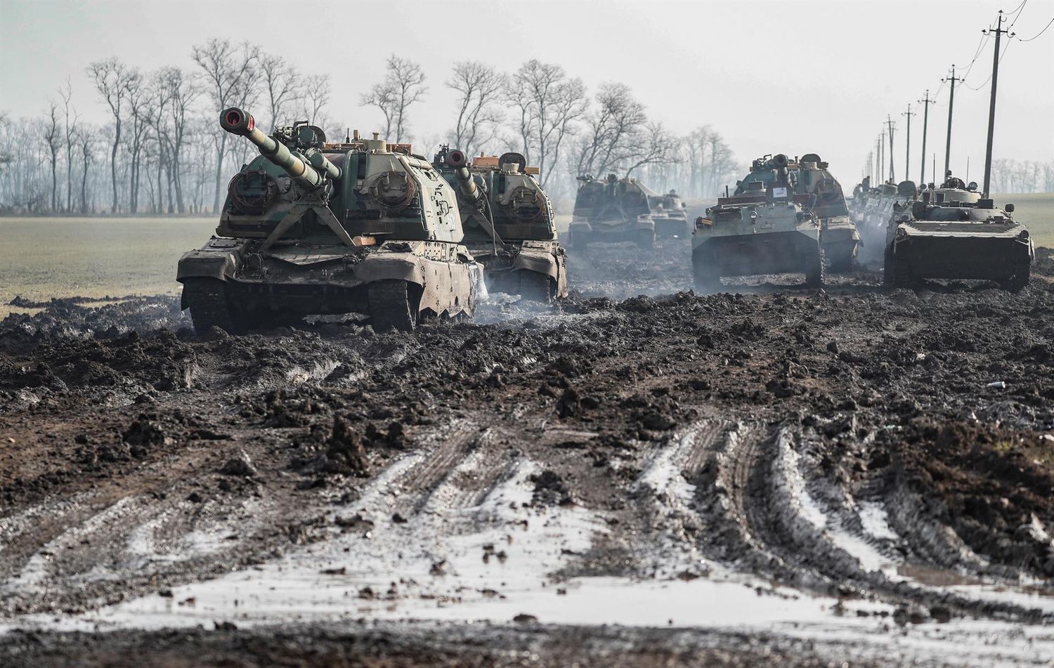 Kiev: las tropas rusas rodean la capital de Ucrania donde se oyen sirenas que anuncian bombardeos