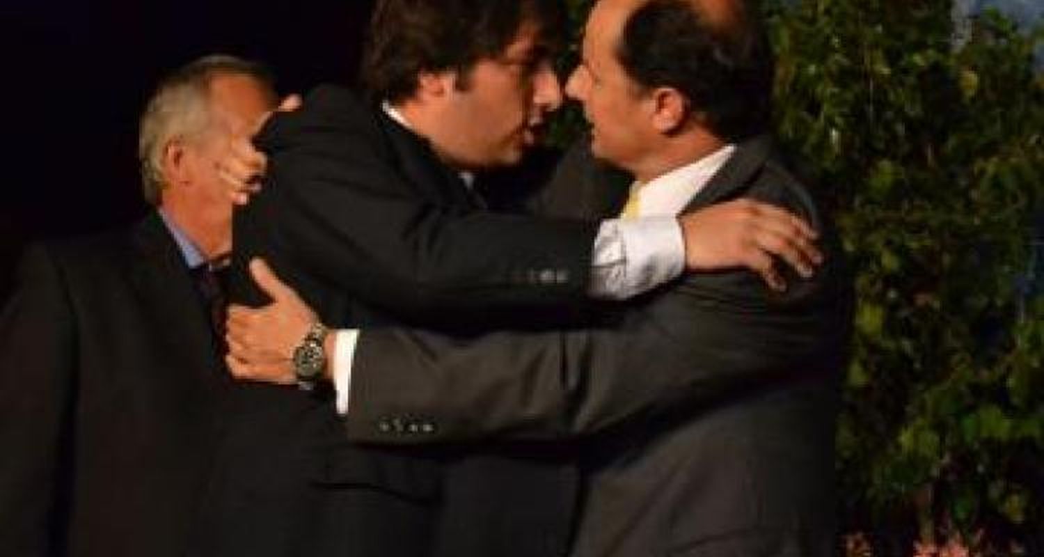 Un abrazo para convocar a la unidad y dejar atrás  las diferencias