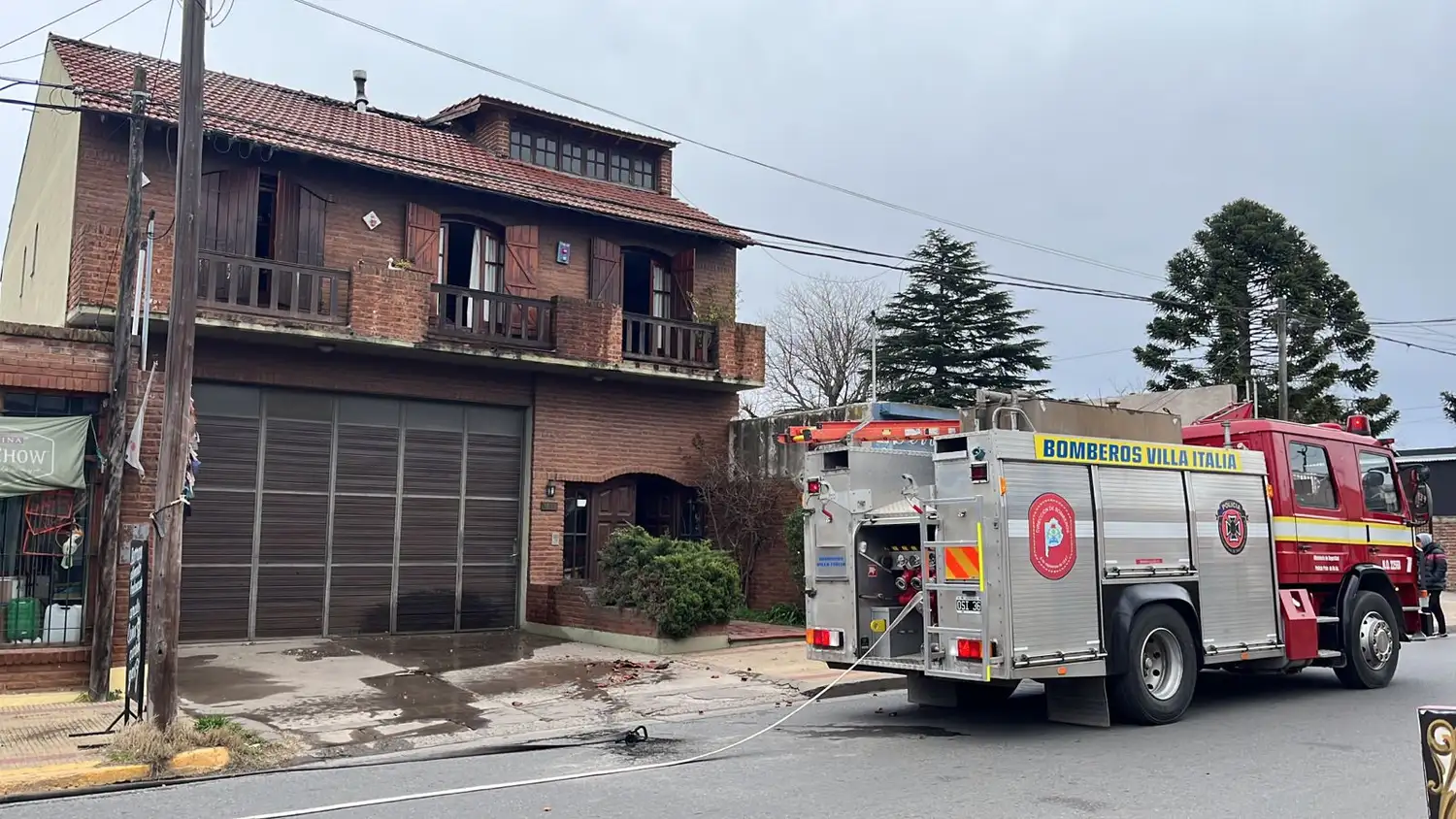 Bomberos sofocaron un incendio en Quintana al 1000.