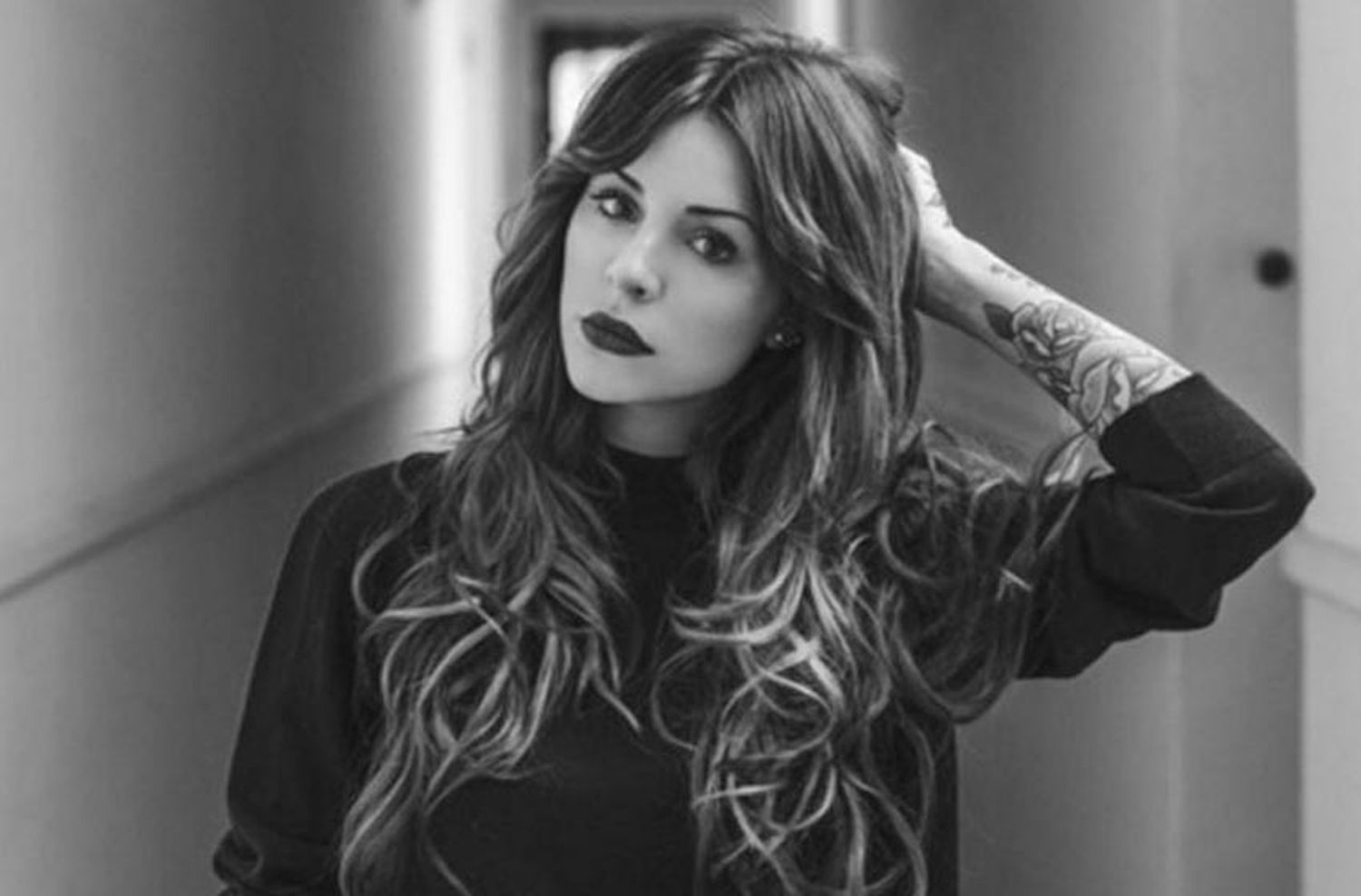 Aislados pero apretados: Cande Tinelli presentó a su nuevo novio futbolista con una particular foto