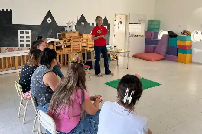Capacitación en primeros auxilios para el personal del Espacio de Primera Infancia