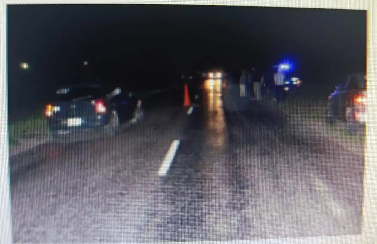 Tragedia en RP40: un peatón murió y otro resultó herido tras ser atropellados por un móvil de Los Pumas