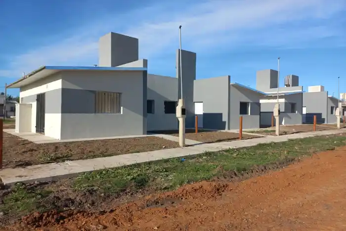 Con fondos nacionales y provinciales se licitarán nuevas viviendas para seis localidades