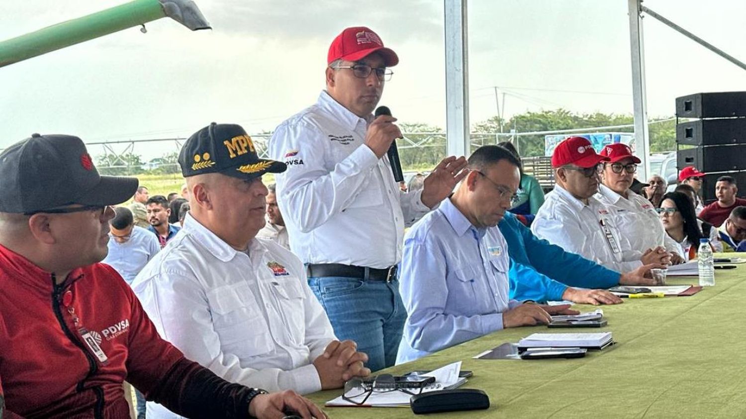 Gobierno anunció que se informará «pronto» de una producción petrolera de UN MILLÓN DE BARRILES DIARIO