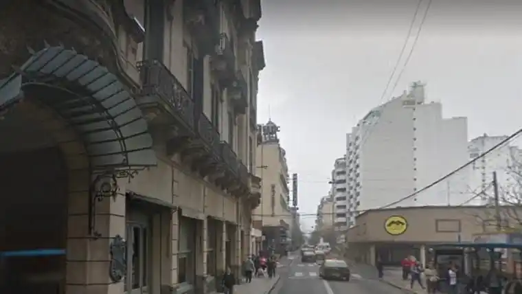 Un ascensor se desprendió y cayó al vacío