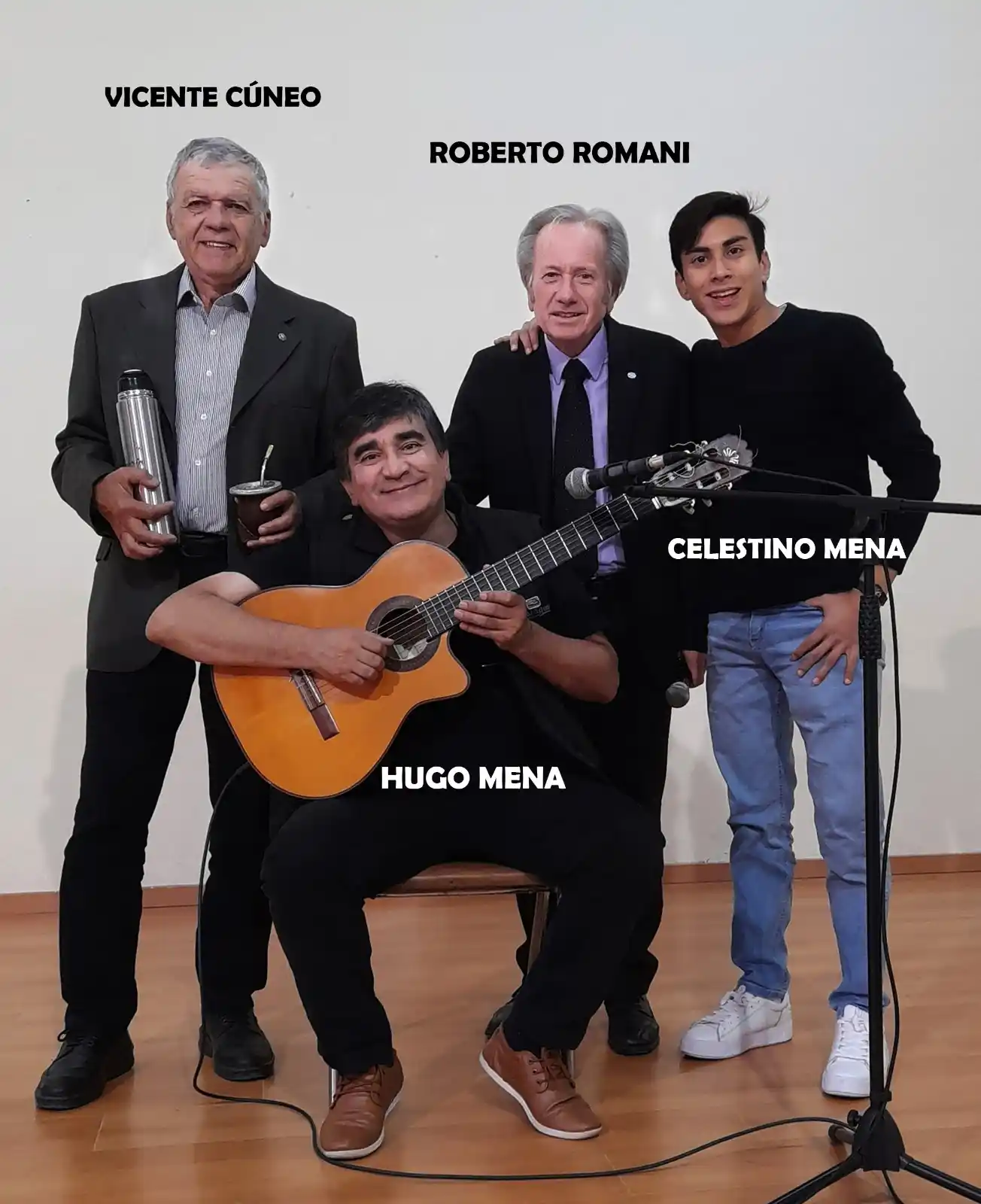 Hugo Mena, Roberto Romani, V. Cúneo, C. Mena-
