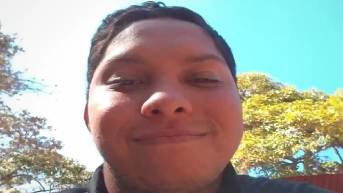 «Tú no tienes morados»: esto dijeron los forenses a John Álvarez y Joel García los acusa de «cómplices» de las torturas