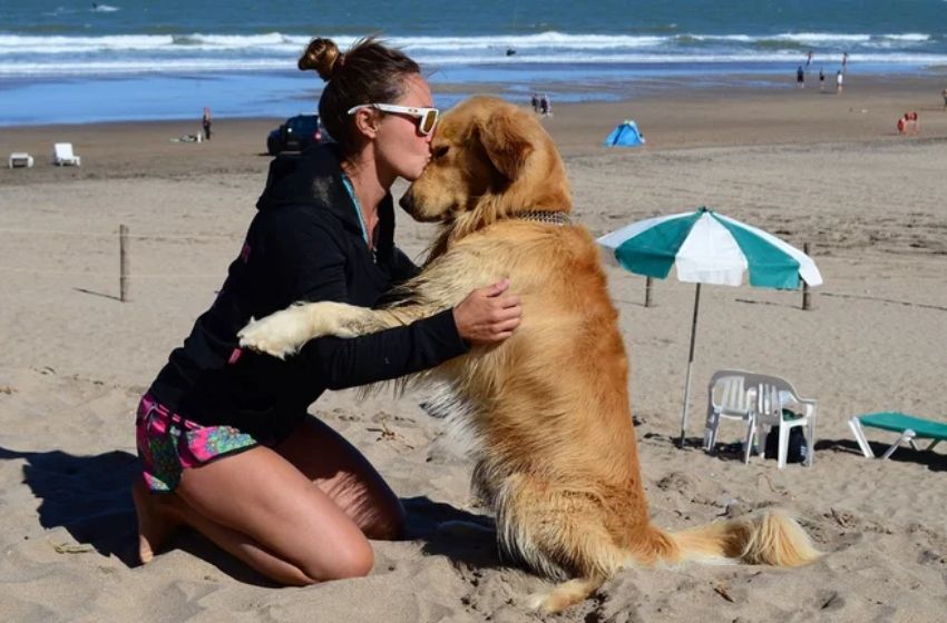Yes Playa Canina, ubicada al sur de la ciudad.