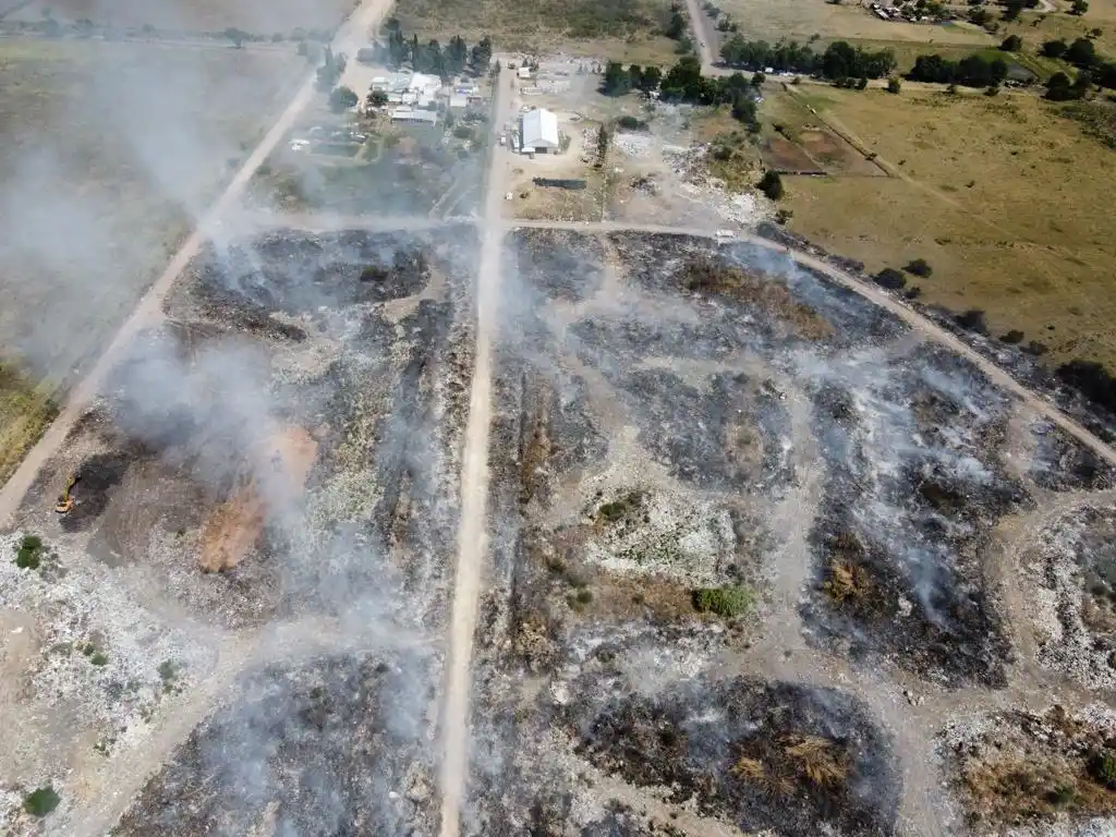 Volcadero: El fuego se apagó, la polémica sigue encendida
