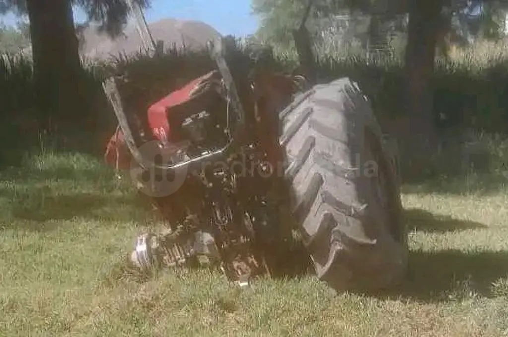 Grave accidente en RP17, a pocos kilómetros de Ceres: un choque entre un camión y un tractor dejó varios heridos