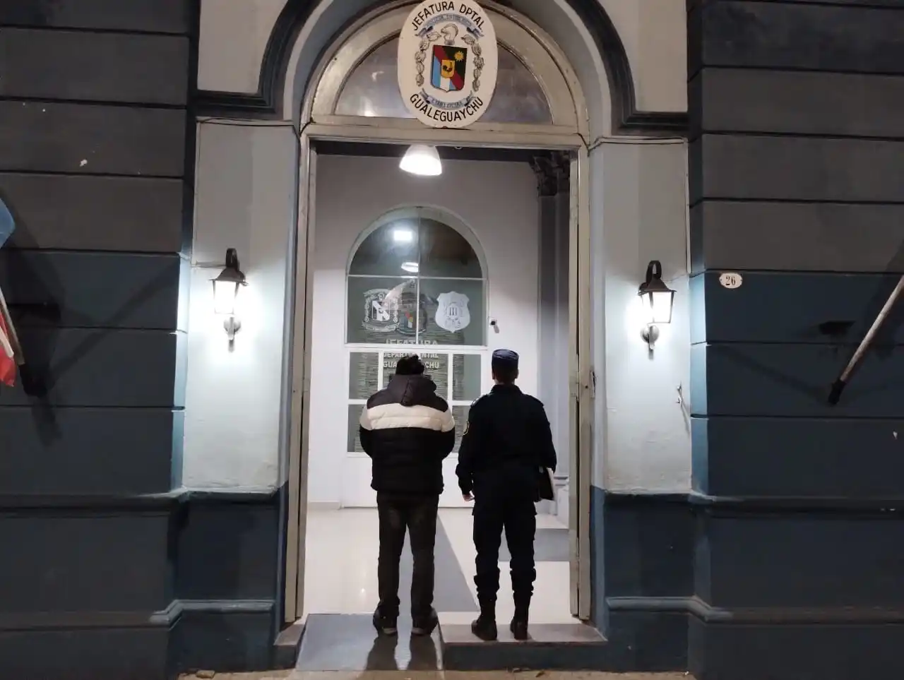 Discutieron en una estación de servicio y un hombre amenazó a otro con un arma