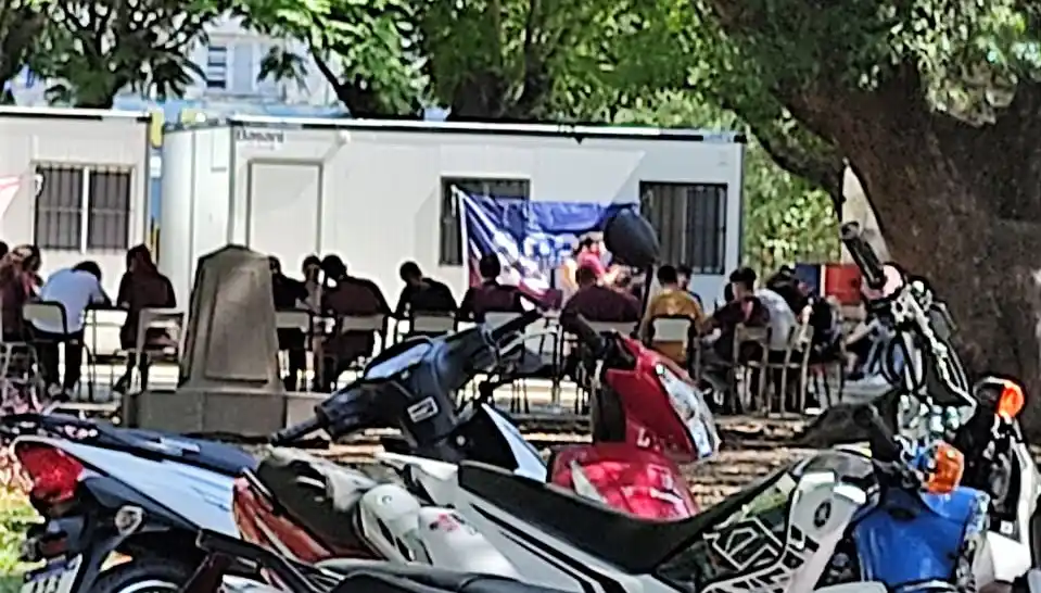 Ola de calor y clases: “Confiamos mucho en los directores”, dijo Sileoni