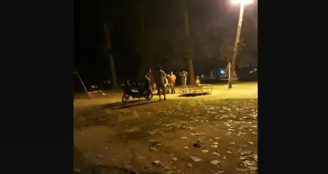 Reclamo: “Rompiendo la plaza donde juega tu hijo”