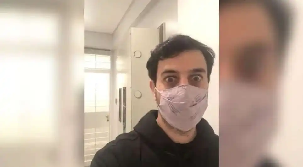 Se quedó encerrado en las cajas de seguridad de un banco y su desopilante pedido de ayuda se hizo viral