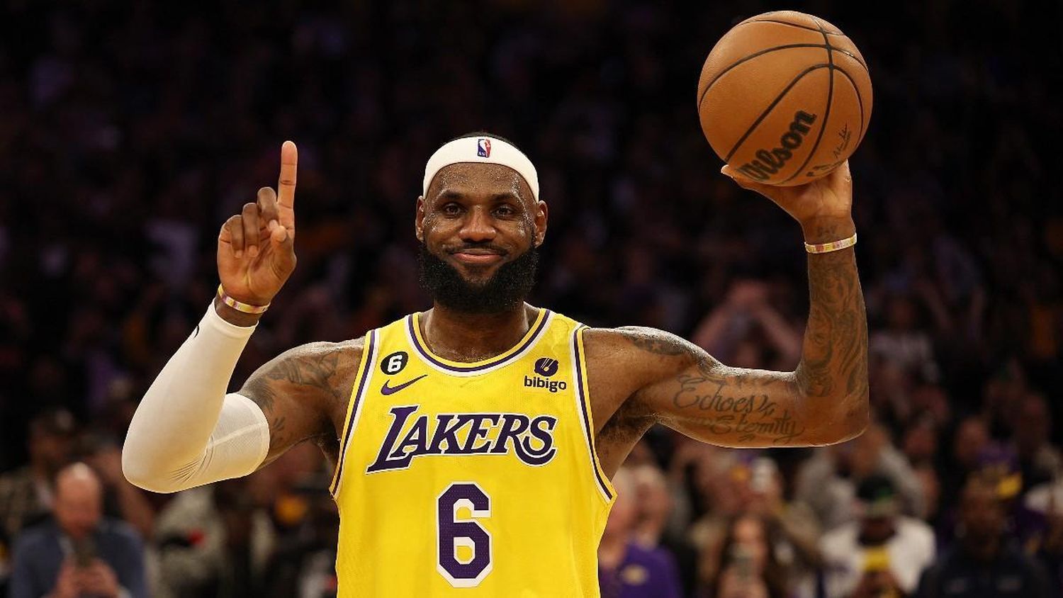 LeBron James, máximo anotador de la historia