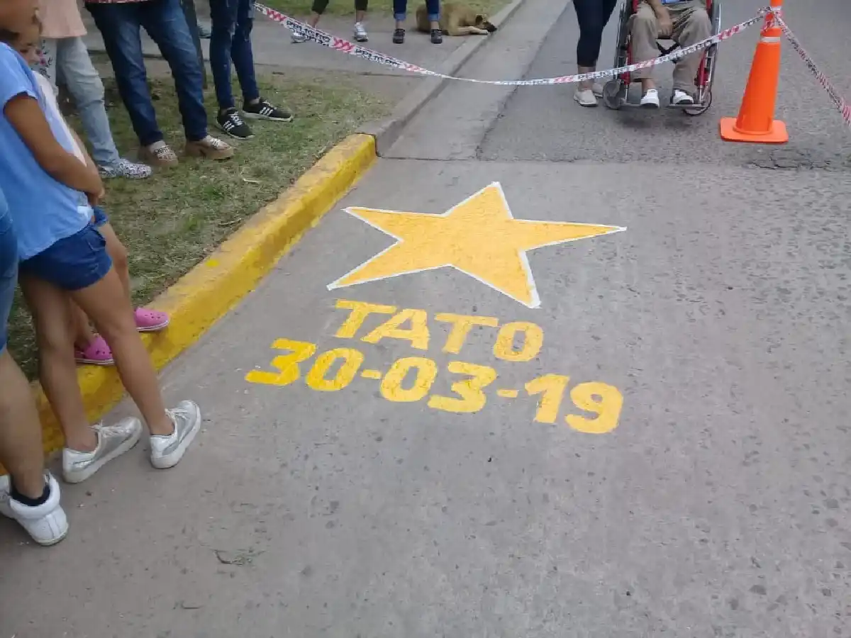 Pintaron una estrella para recordar el lugar donde murió un joven en Morteros