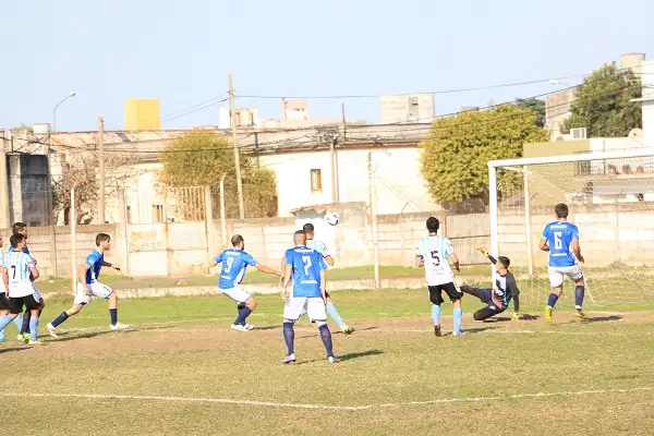 Divisional A: Deportivo Urdinarrain ganó y quedó a un paso del título