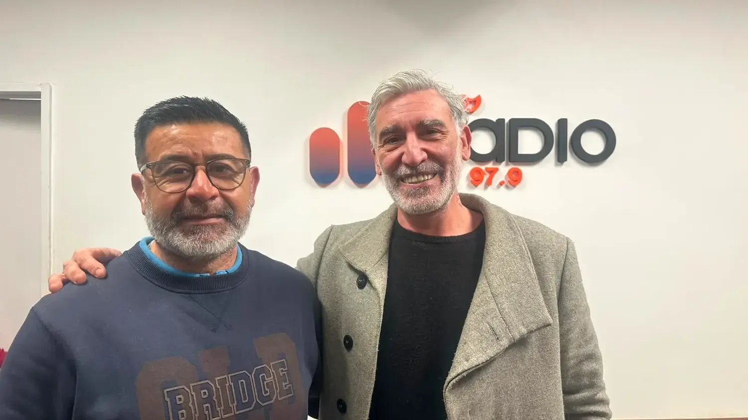 Ángel Vallejos y Javier Valente brindaron detalles en Ecos Radio sobre la charla-taller de bienestar docente que se realizará este miércoles en la Municipalidad de Necochea.