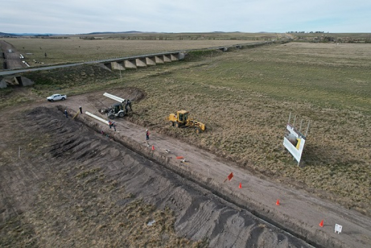 Provincia avanza con la obra de recambio de acueductos Dique Paso de las Piedras - Planta Grünbein en Bahía Blanca