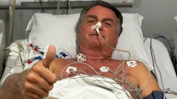 Exmandatario Jair Bolsonaro fue hospitalizado de emergencia en Brasil