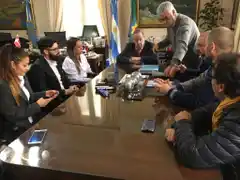Se firmó el contrato y se inician las  obras de refacción de la escuela de Cerro Leones