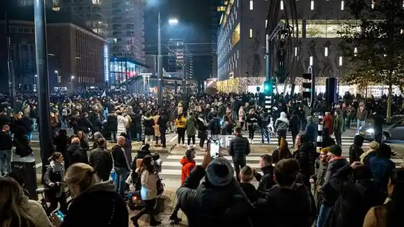 Más de 30 detenidos por violentas manifestaciones contra  restricciones por coronavirus