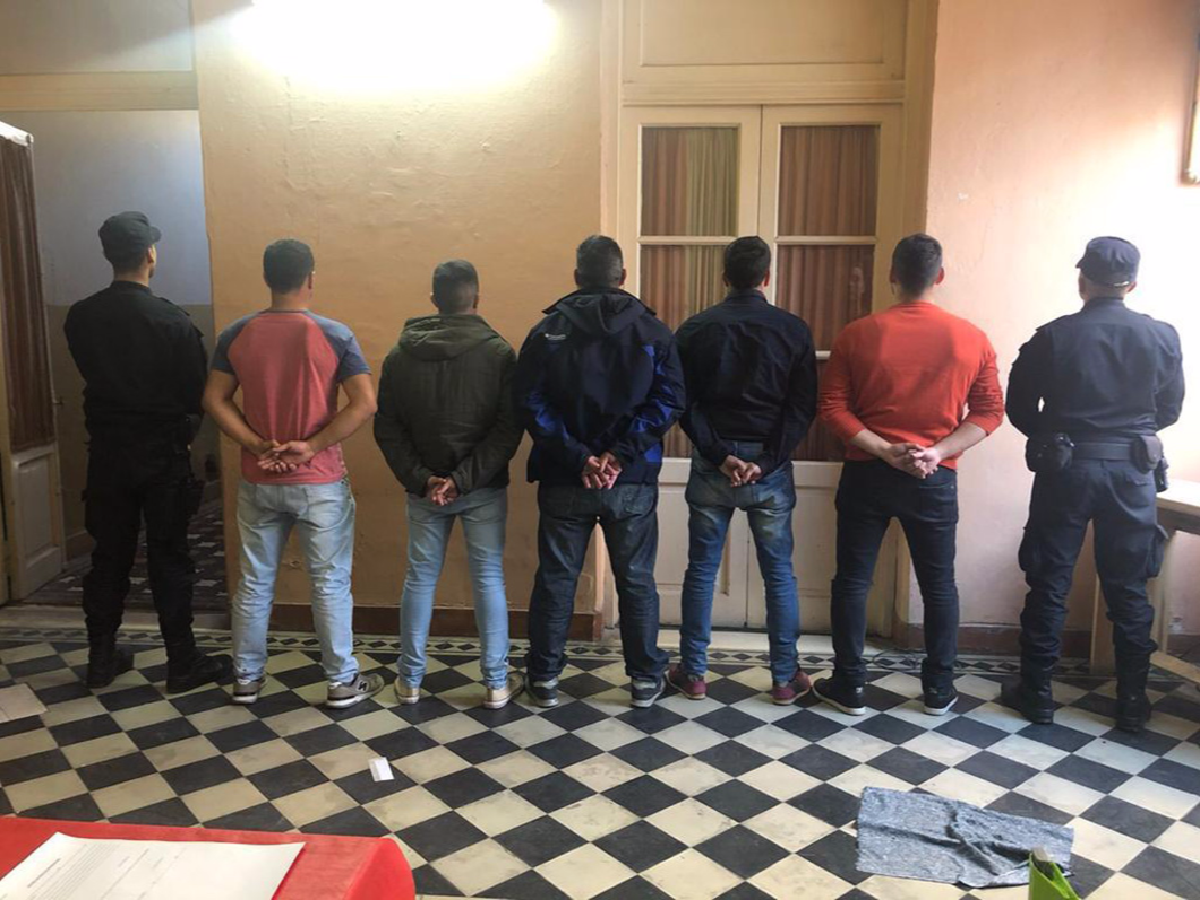 Persecución en San Miguel del Monte: siete policías detenidos 
