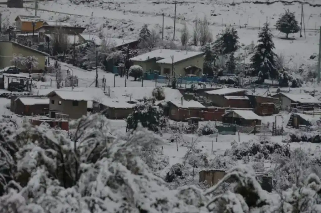 Bariloche: suspenden las clases presenciales por las intensas nevadas