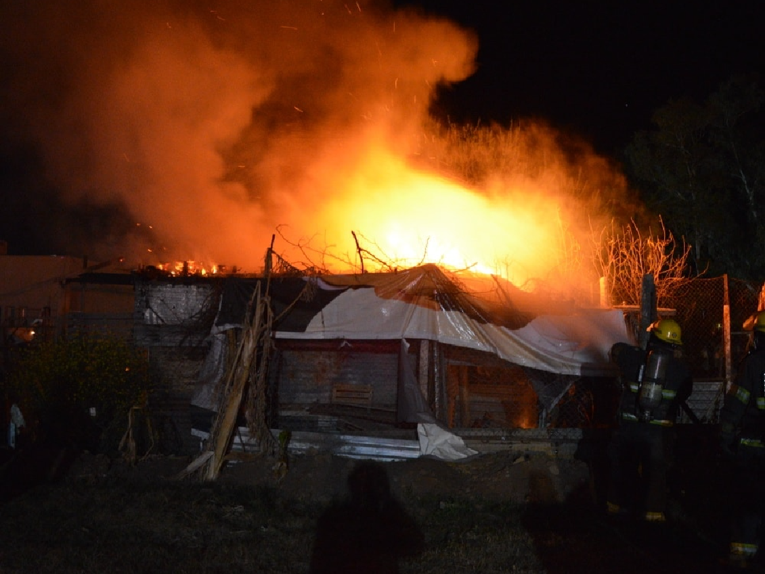 Bomberos extinguieron un incendio en el predio del Hospital Iturraspe