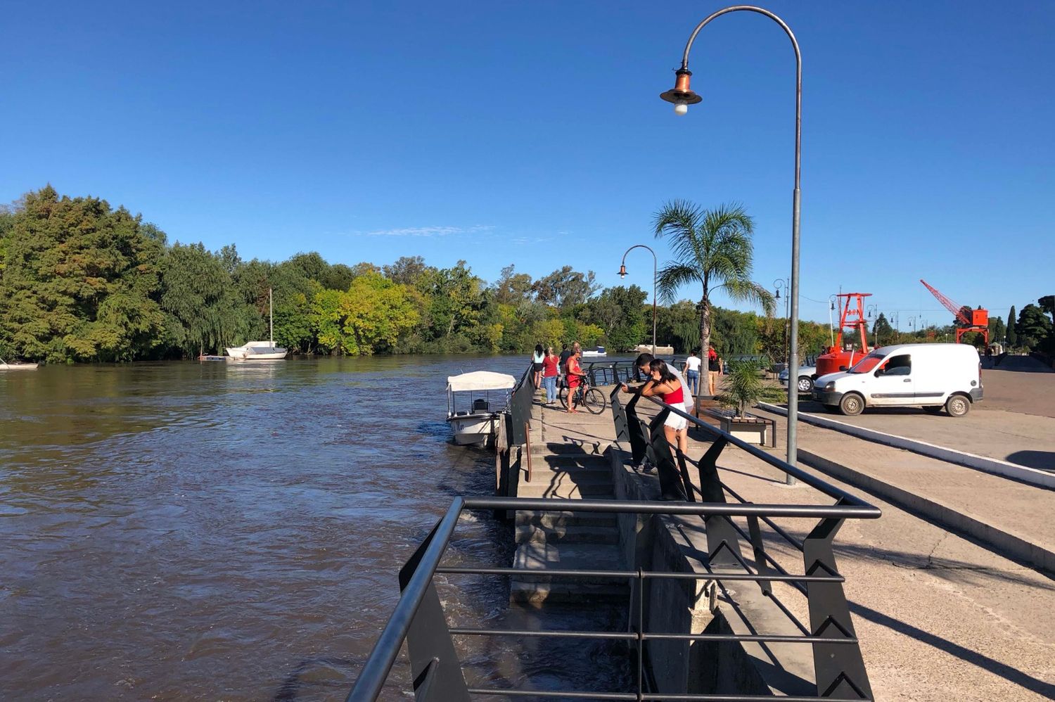 Efecto lluvia: el río creció y preocupa a las autoridades 