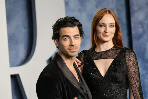 Sophie Turner demanda a Joe Jonas por retener a sus hijas