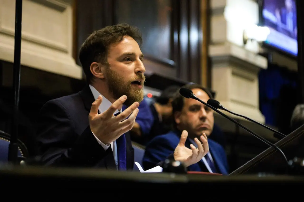 Otermín: "Para Axel es fundamental cuidar a los empresarios pyme y a los trabajadores bonaerenses"