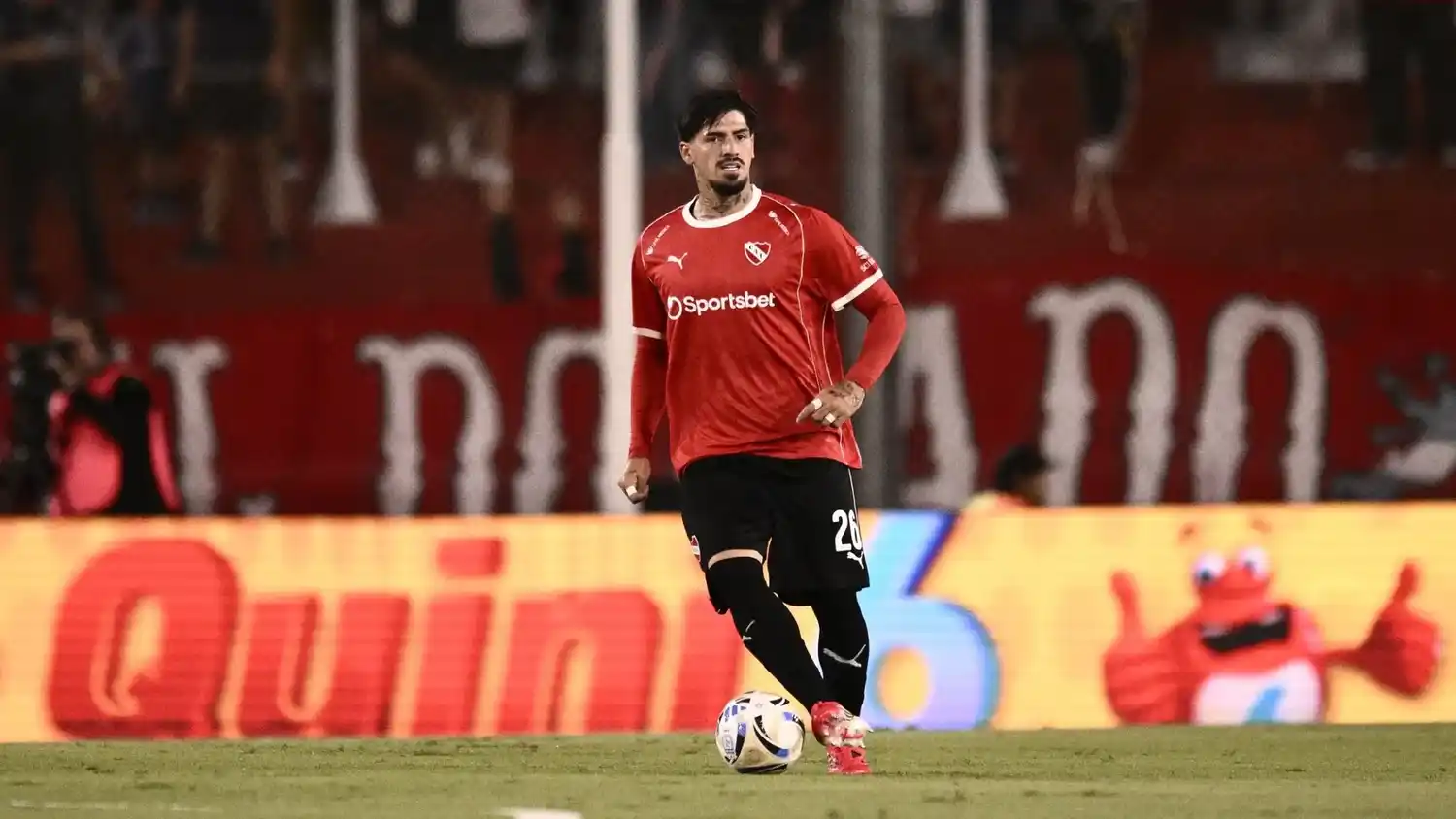 Lomónaco envió el centro del último gol.
