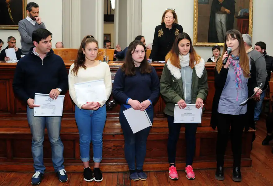 El Legislativo distinguió a los autores del proyecto “Ajustate a la vida"
