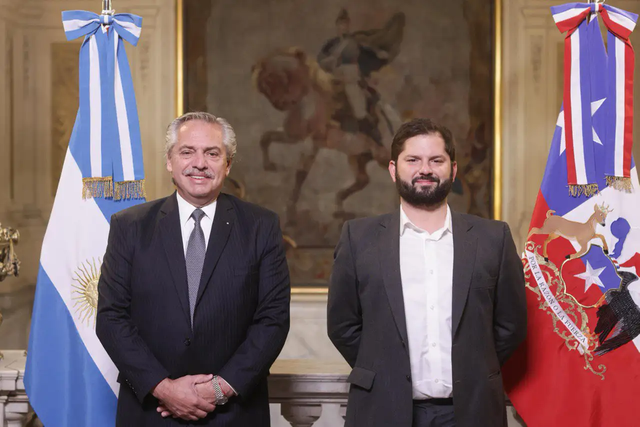 Alberto Fernández junto a su par de Chile, Gabriel Boric.