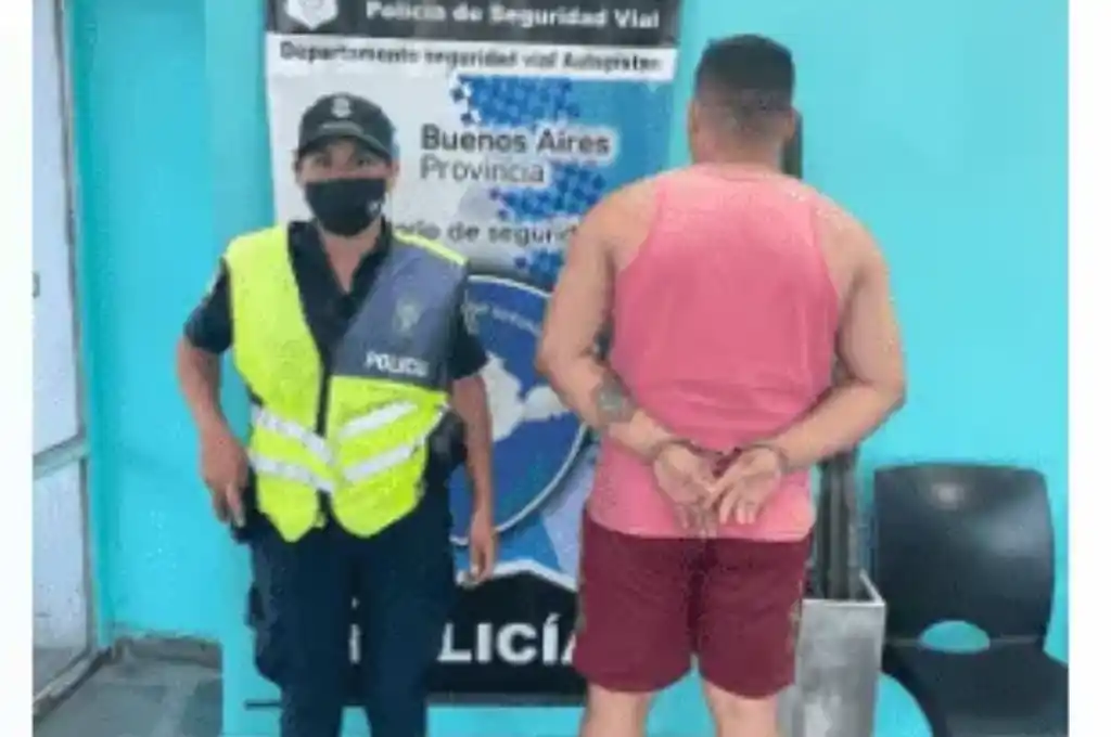 Una policía se tiró de un Uber en movimiento en un intento de secuestro