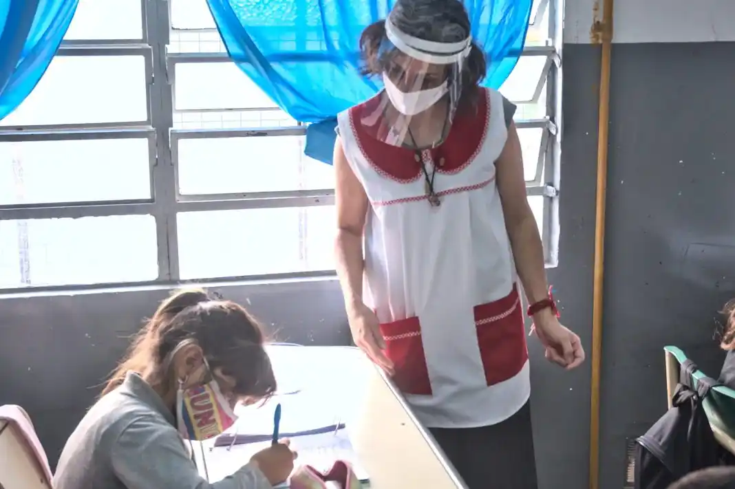 Desde el Gobierno de Kicillof descartan el uso del pase sanitario para las escuelas