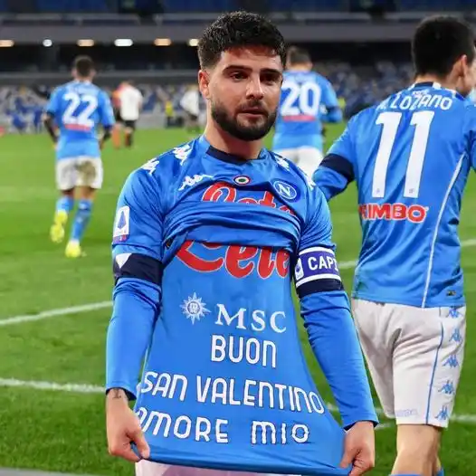 Napoli venció a Juventus y Milan cayó ante Spezia