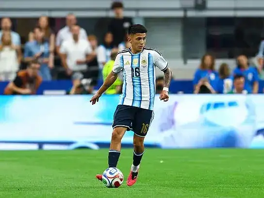 Una oferta millonaria por Thiago Almada