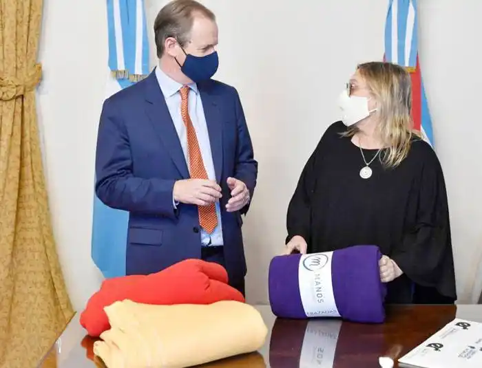 Ya se entregaron más de 15.000 frazadas para asistir a los entrerrianos
