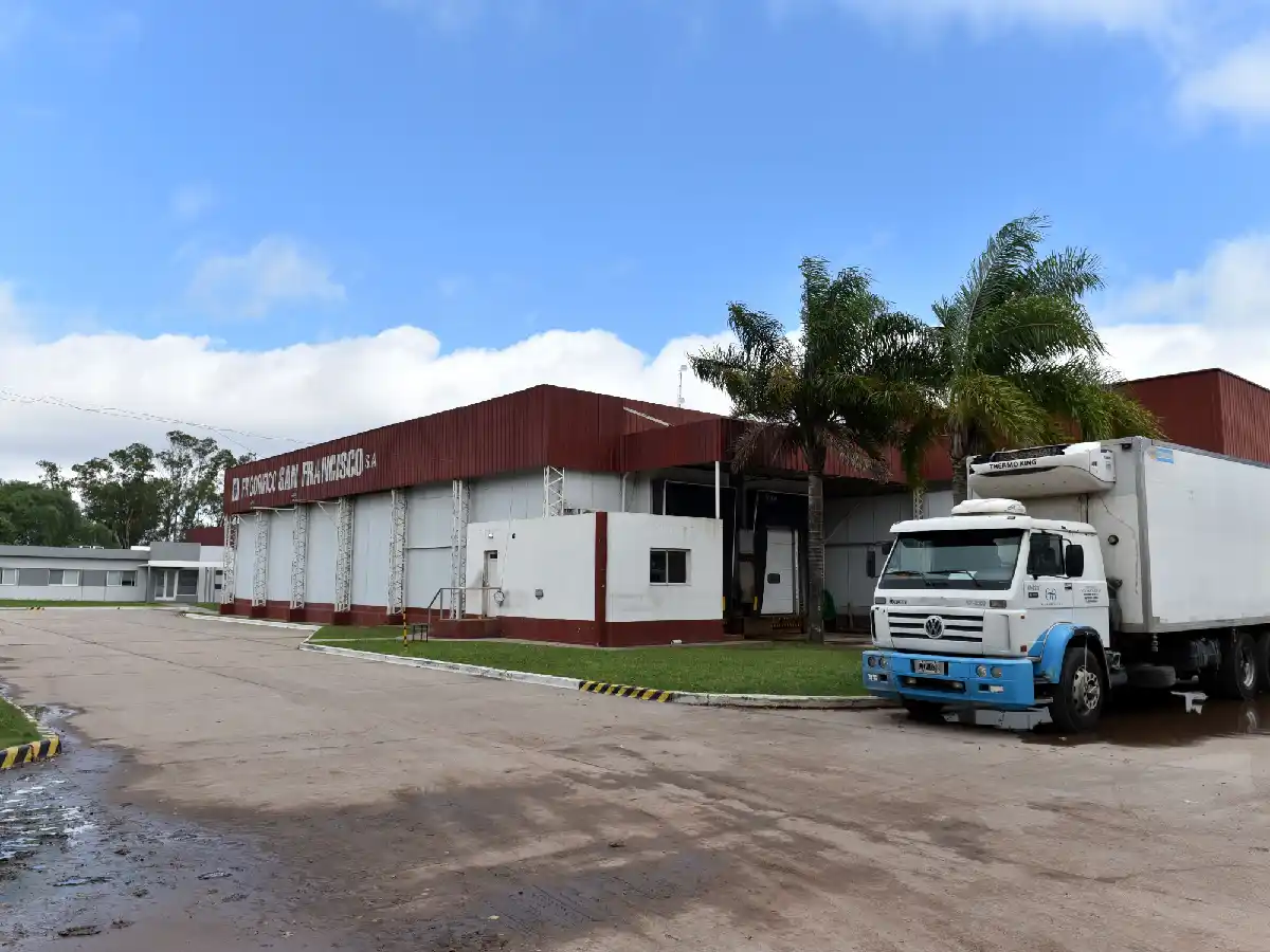 Sindicato pide que vuelva el transporte para trabajadores del frigorífico   