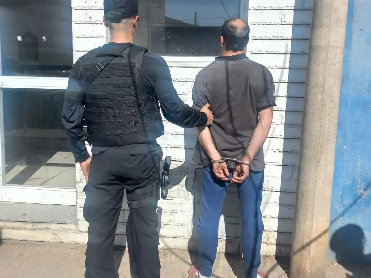 Detuvieron a un hombre que robó múltiples casas de un vecindario en la zona sudoeste.