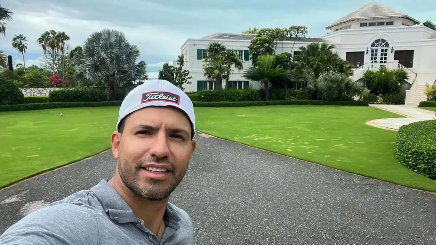 Sauna, sala de cine propia y dos bodegas: así es la impresionante mansión del Kun Agüero en Miami