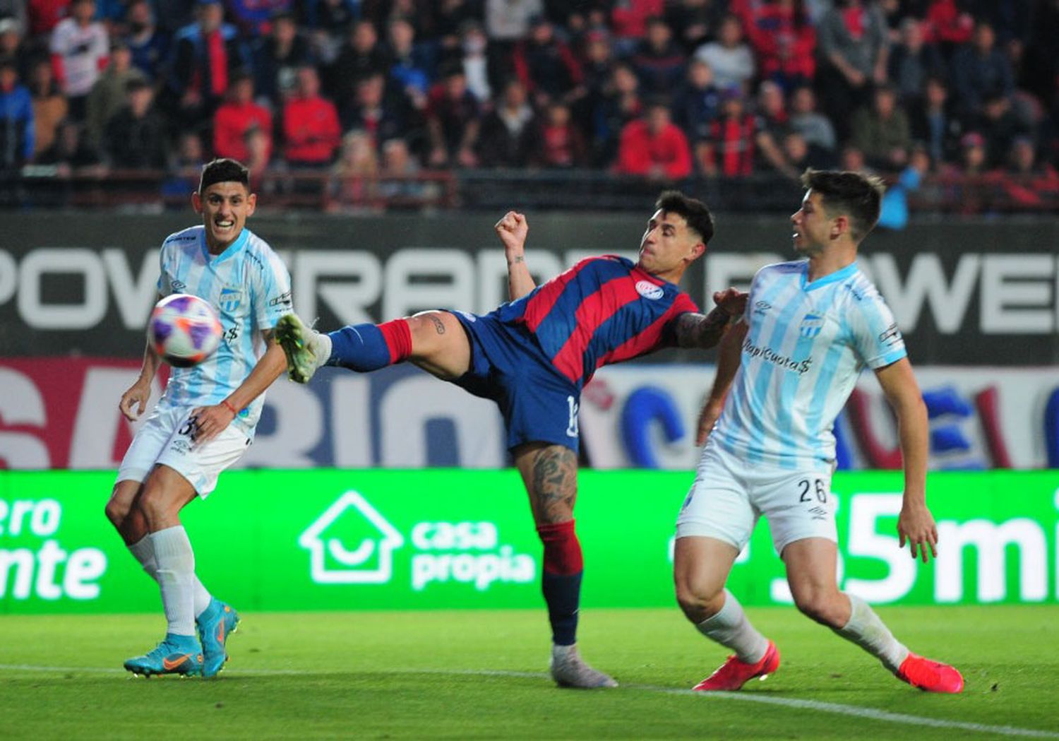 Atlético Tucumán debió conformarse con un punto